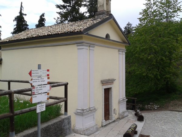 Sardagna
Church of S. Rocco, and fork