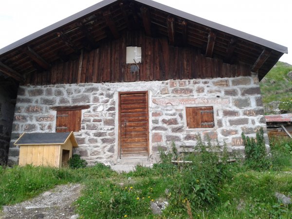 Hut