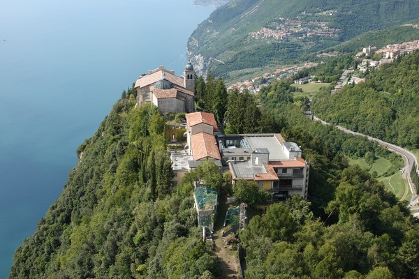 Santuario di Montecastello