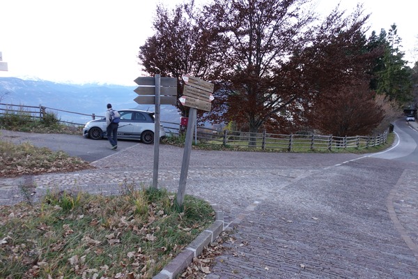 Bivio dritto
o sinistra per variante del Virgolo Bivio dritto
o sinistra per variante del Virgolo