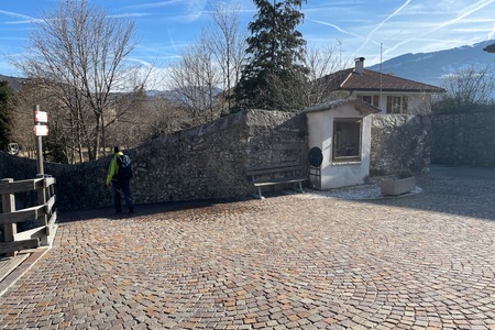 Bivio leggermente sinistra
