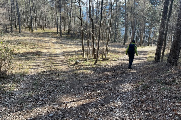 Tenere la destra
poi la sinistra