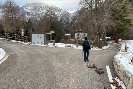 Bivio destra
poi dritti