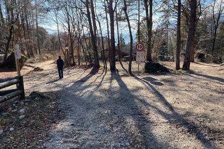 Bivio leggermente sinistra
o destra per ponte sospeso